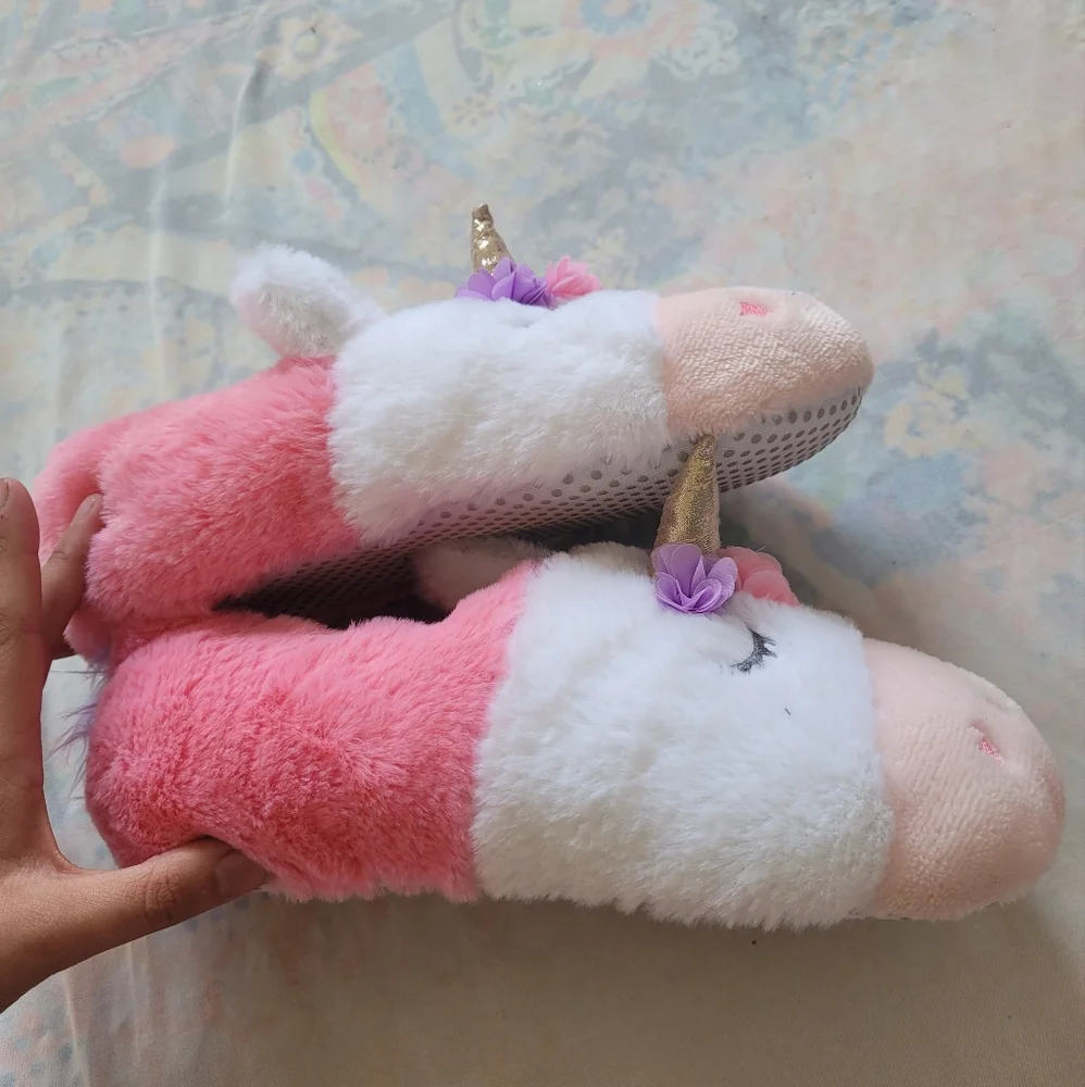 Girls Unicorn Slippers Size 4-5